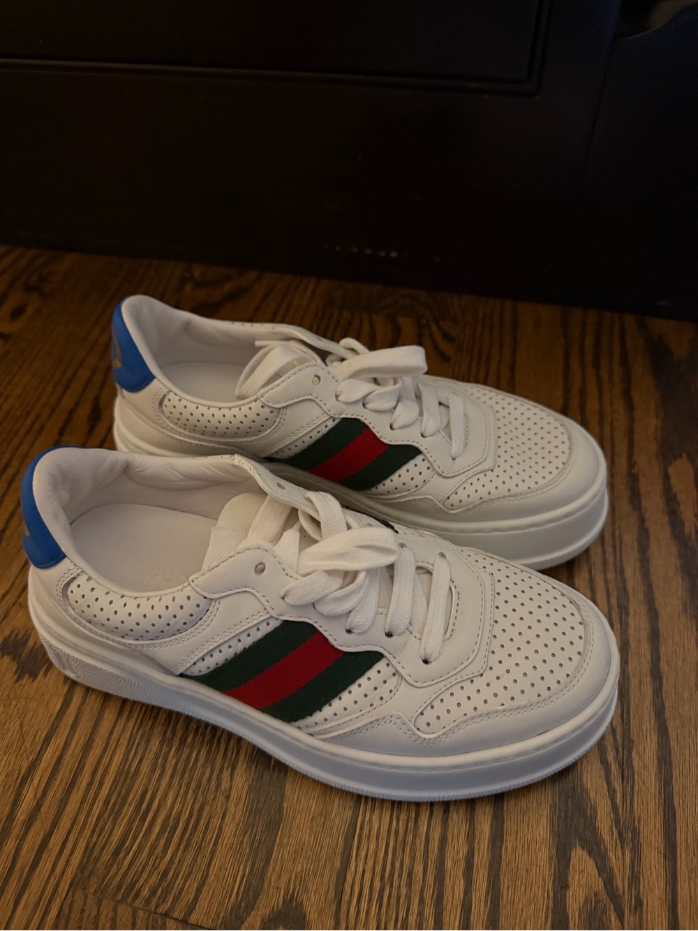 Gucci girls sneakers size 6